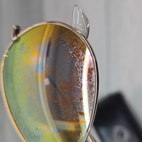 Ray-Ban Sunglasses with Case - Picture 6 of 7